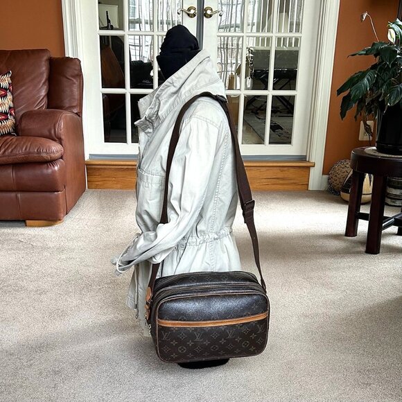 LOUIS VUITTON Monogram Reporter PM - Picture 9 of 11